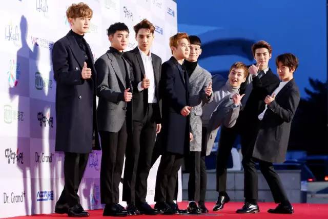 EXO演唱会歌曲365换衣服视频大全，一场视听与视觉的狂欢盛宴